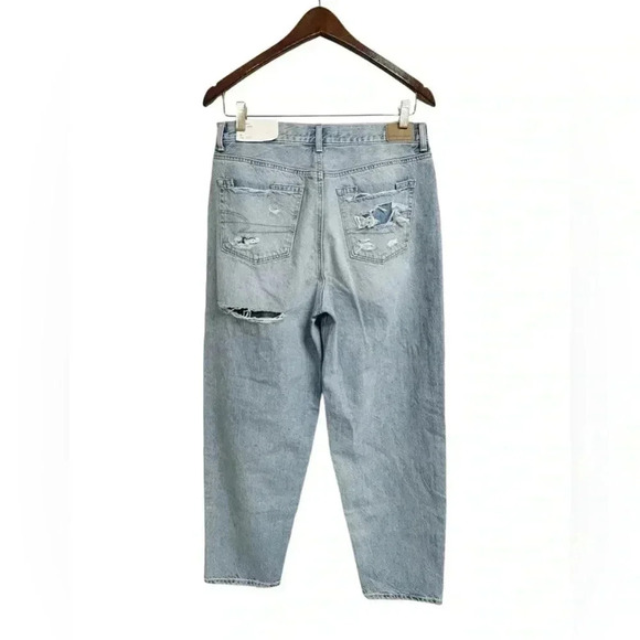 AEO American Eagle Relaxed Mom Jeans Daylight Destroyed Size 8 High Waist NWT - Picture 8 of 12